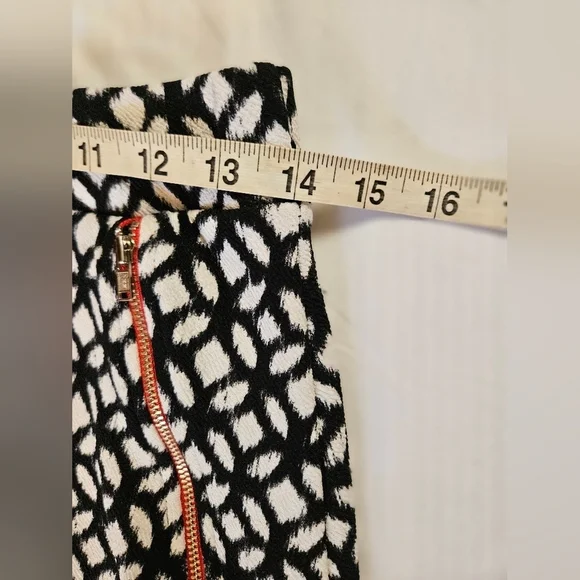 Le Lis Juniors White And Black Pull On Skirt With Faux Pockets Size Medium - Picture 6 of 9